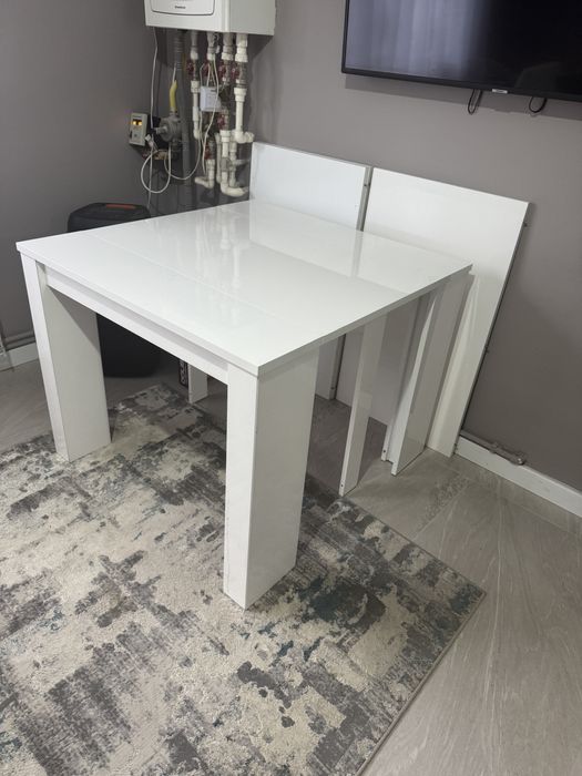 Masa/ consola extensibila impecabila mdf lucios