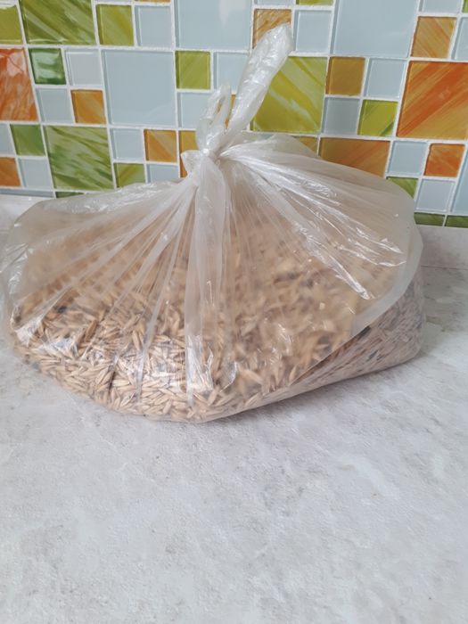 Продам Овес 1кг300г