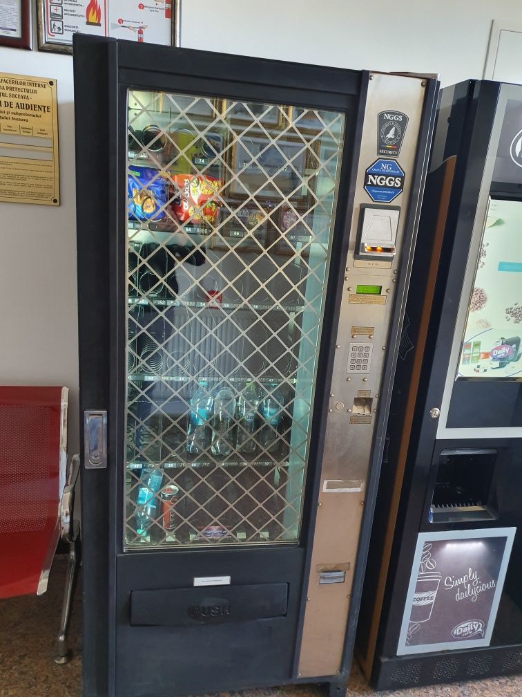 Vand automat snack bauturi reci Damian cu  sisteme de plata!