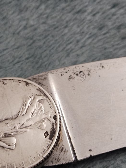 Еloi pernet за Hermes джобен нож.