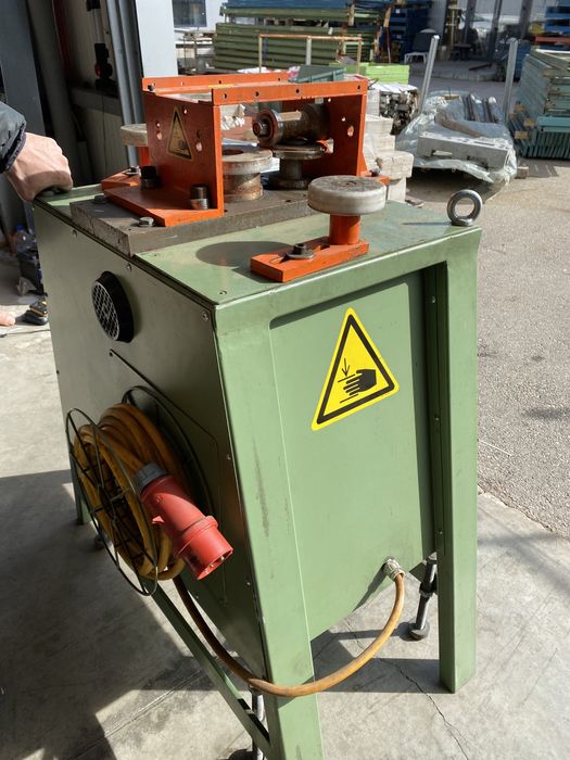 Машина за огъване на алуминии/формаване