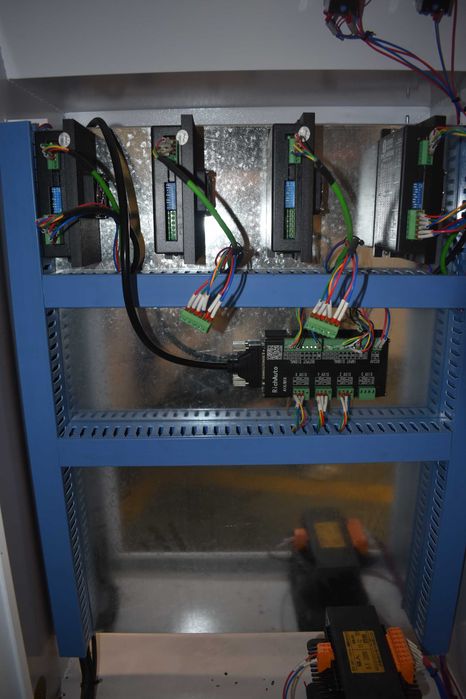 CNC router cu masa T-slot