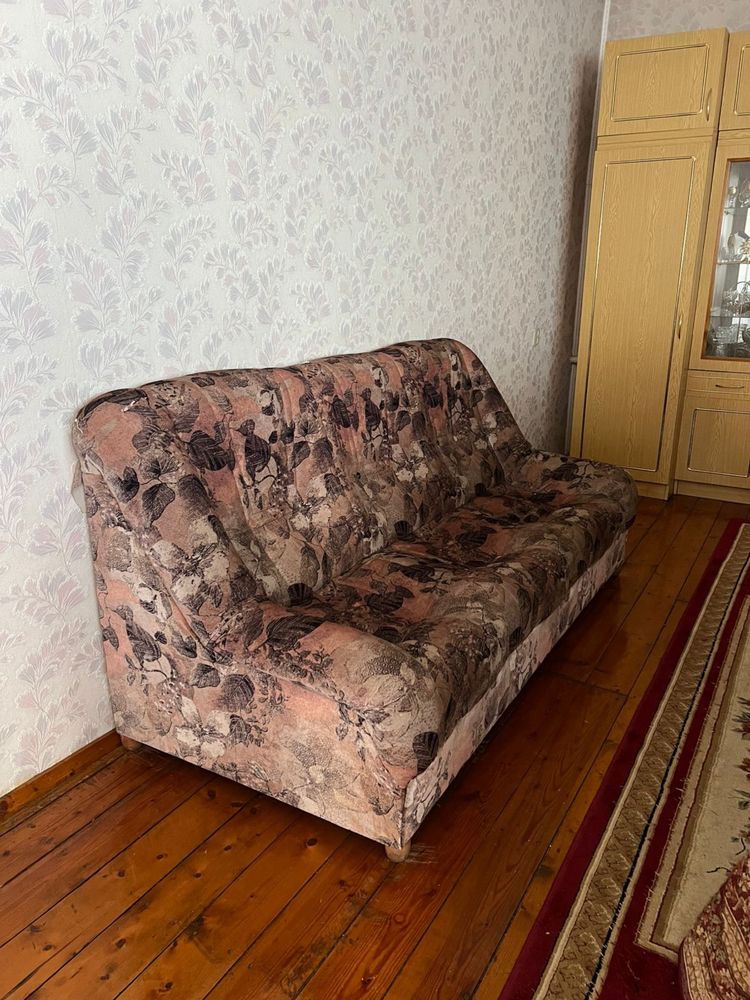 Продам диван с креслами