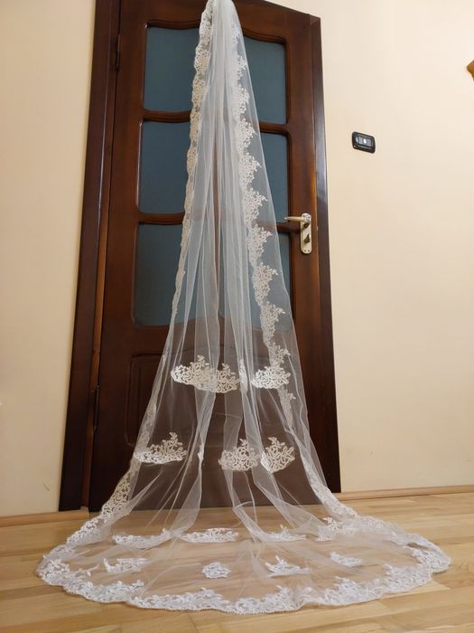 Vând voal mireasa alb 3 metri NOU