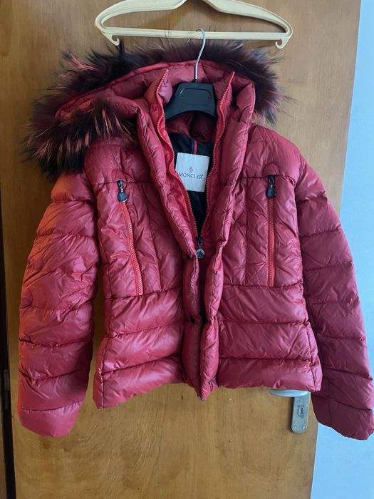 Червено яке Moncler