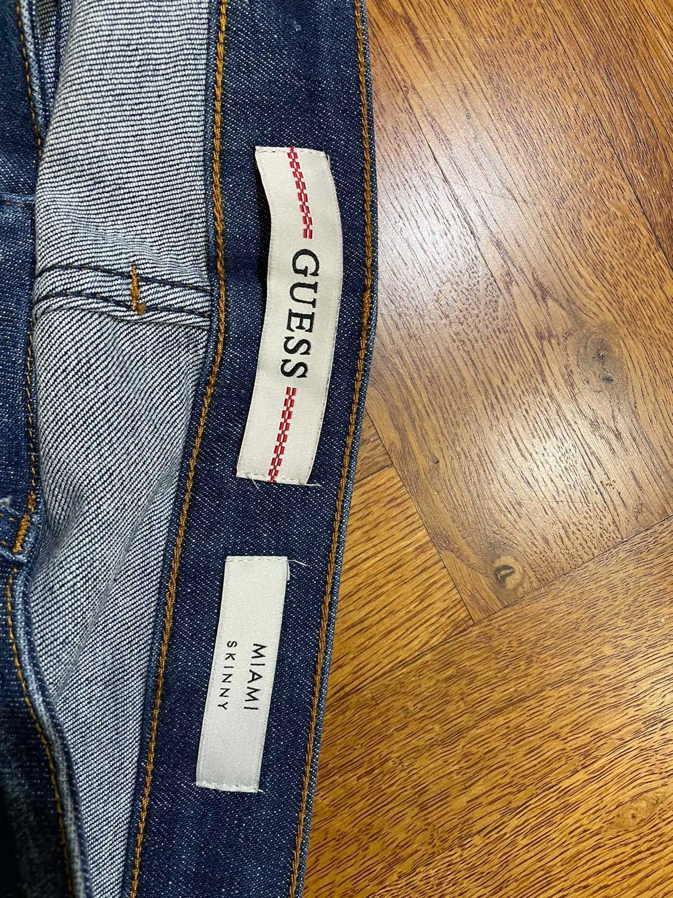 Мъжки дънки GUESS