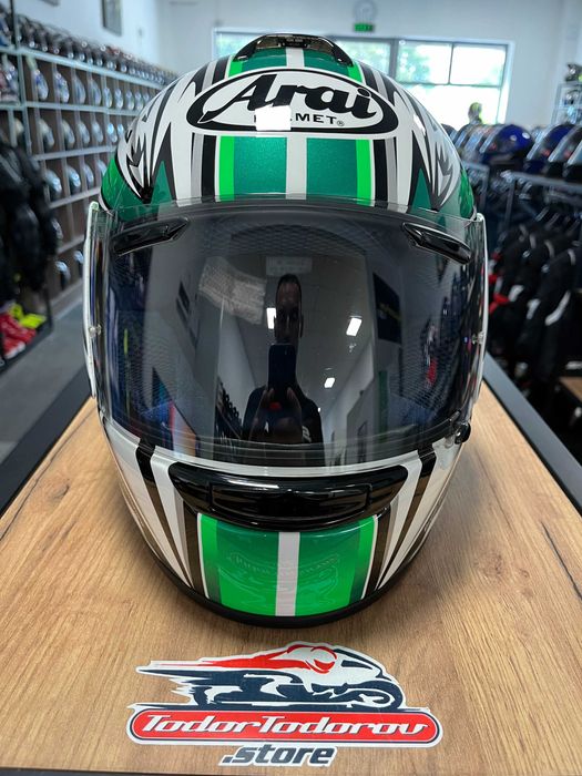 Мото каска  ARAI CHASER red/white, S 55-56 см.перфектно състояние
