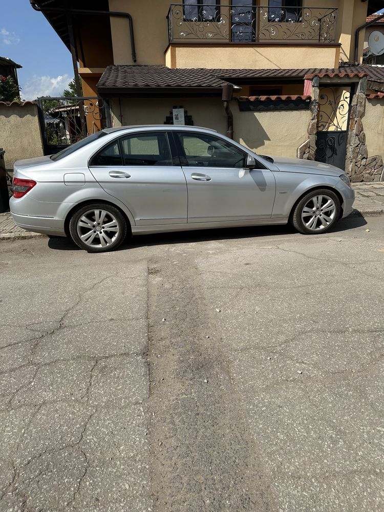 Mercedes-Benz C200 2009 | Ръчни скорости | Отлично състояние
