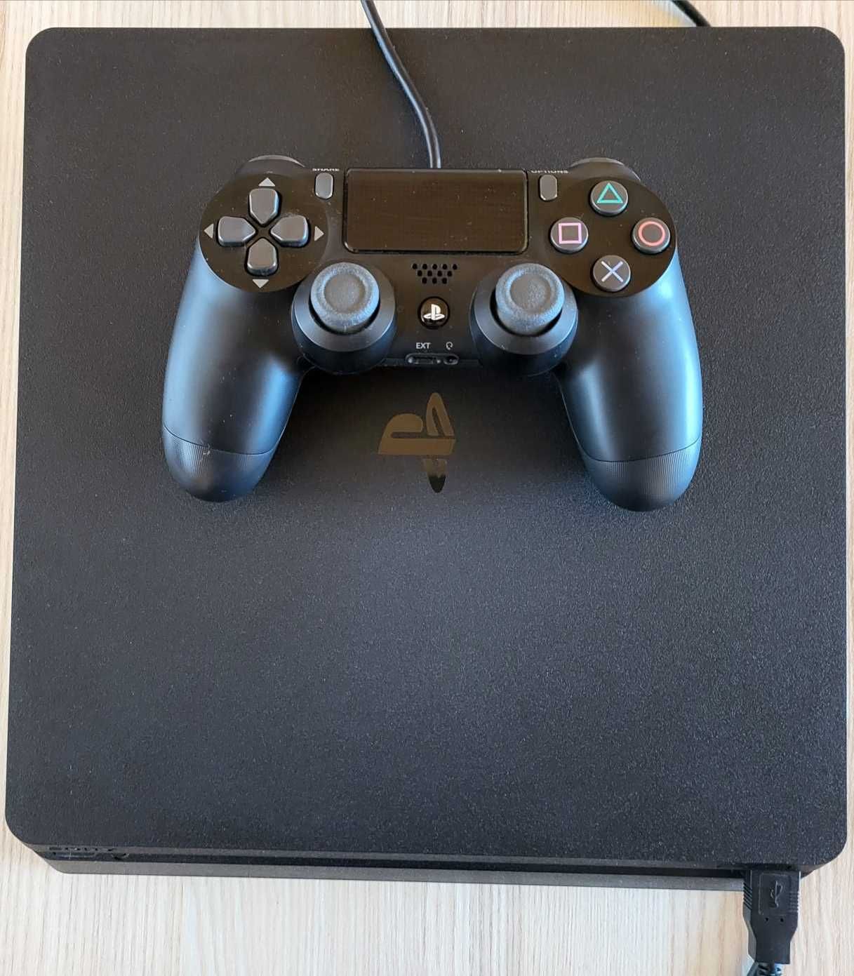 Vand PS4 cu jocuri incluse