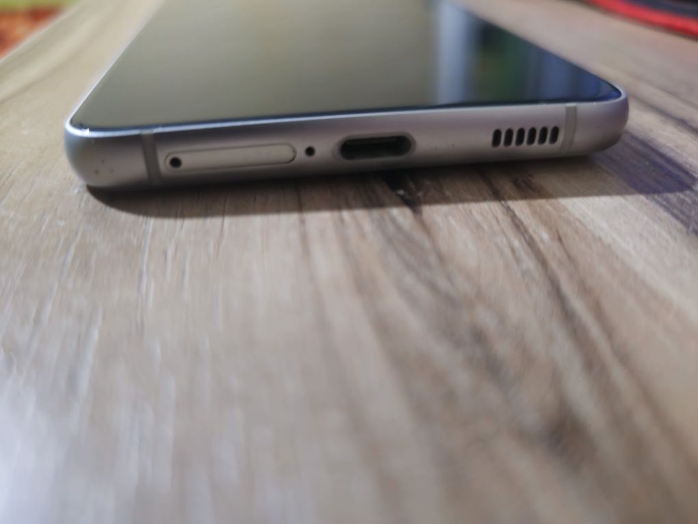Телефон Самсунг/Samsung Galaxy S21 FE 5G бял в отлично състояние