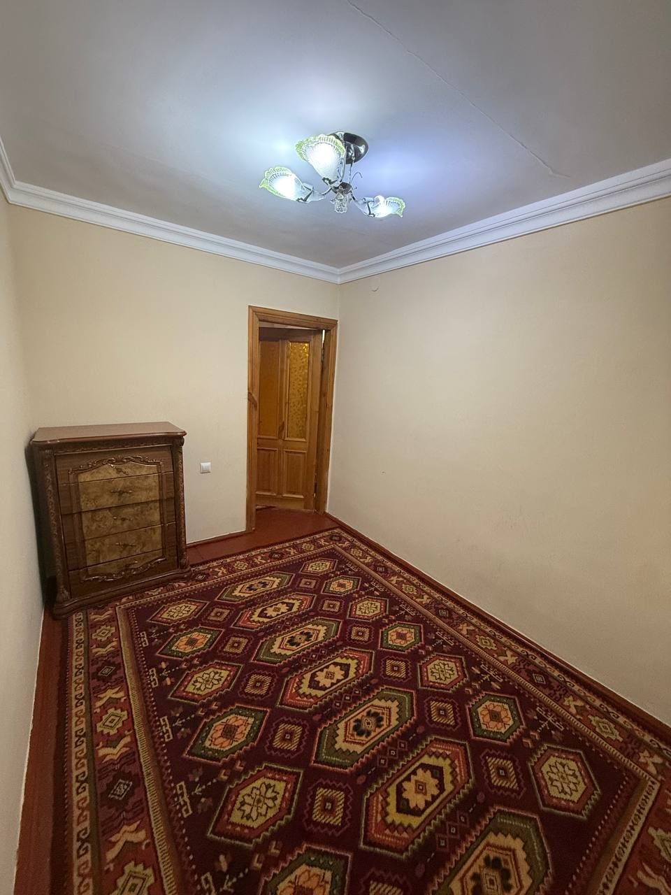 Срочно Продается 2х-комнатная квартира.МК -раён  1 Остановка 42500 y.e