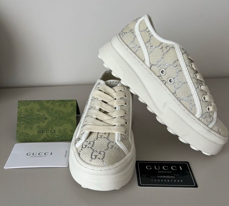 Дамски кецове обувки маратонки Gucci. Налични 37 38 и 39 номер.