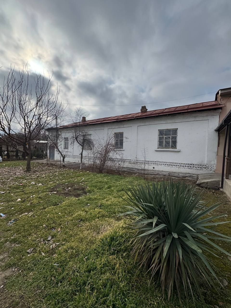 Dombrobod massivi - 3'6 sotx uchastka sotilafi 22 metr fasad