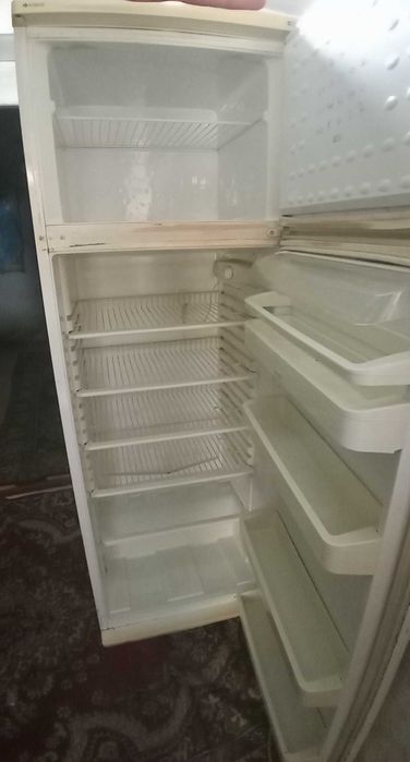 Холодильник Indesit