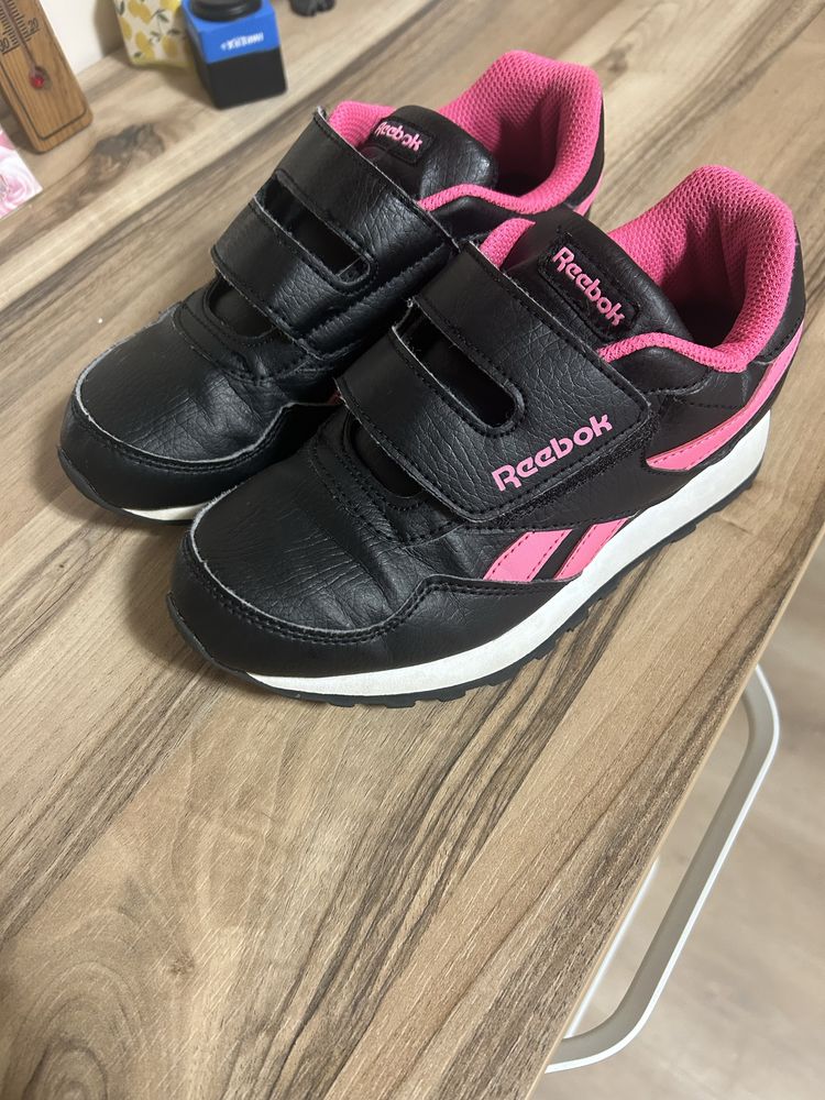 Кожени маратонки Reebok като нови!!