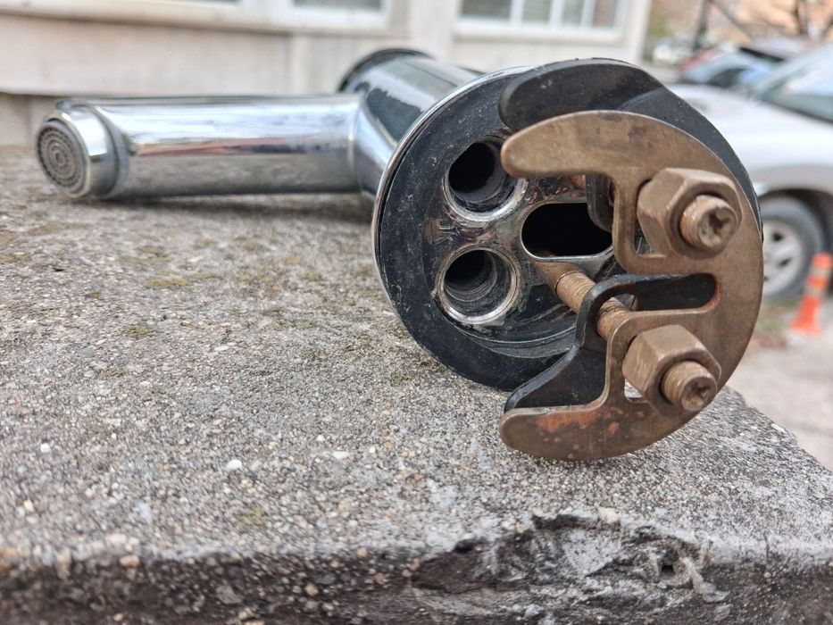 Батерия за мивка стояща