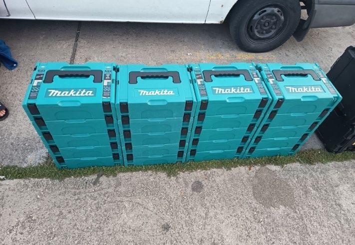 Vând cutie valize Makita tips 1 goale preț 50 lei noua nouta