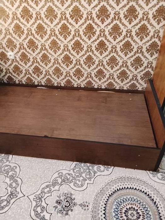 Yotoqxona uchun mebl shkaf