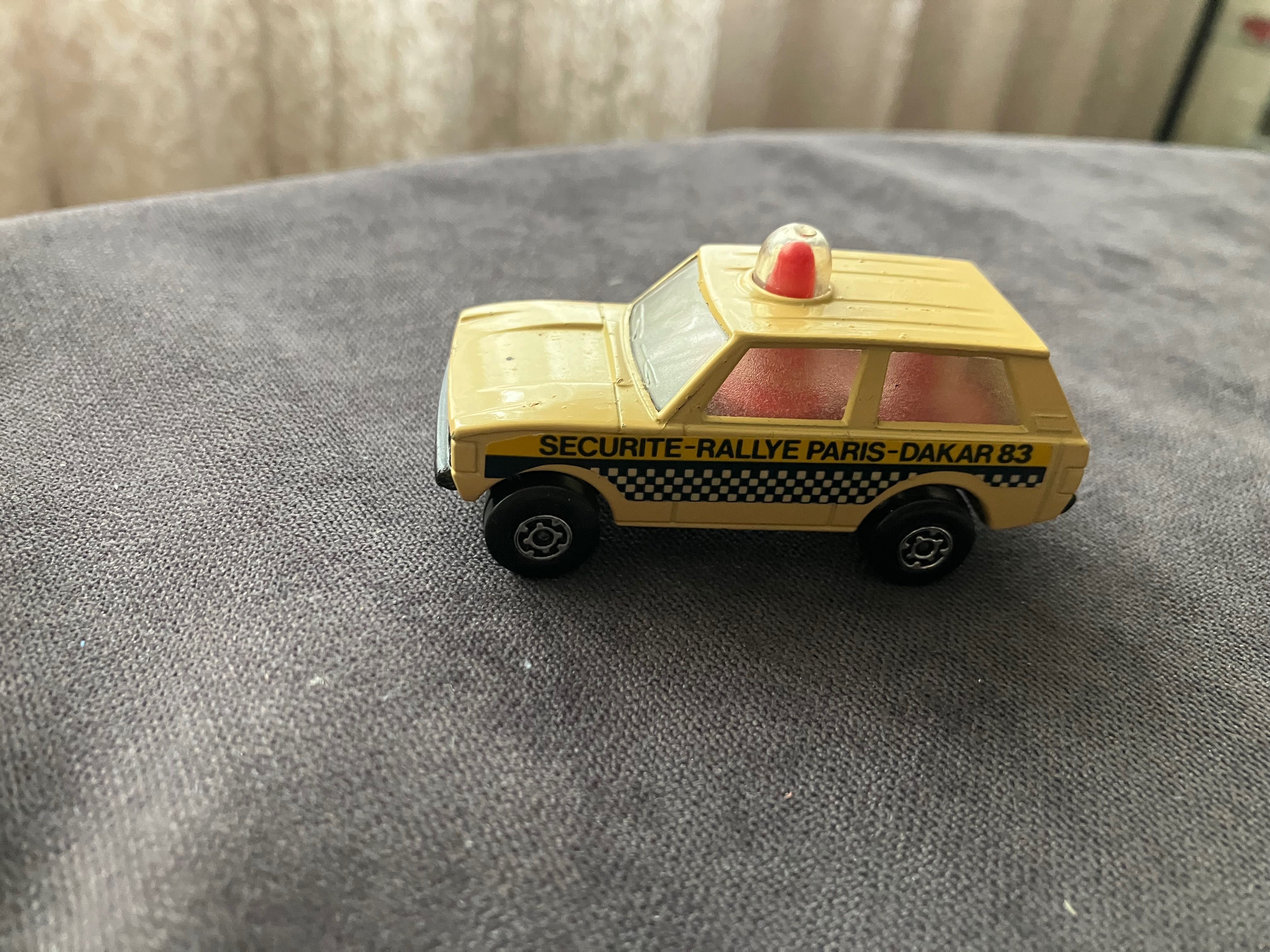 Стари английски колички “matchbox”…