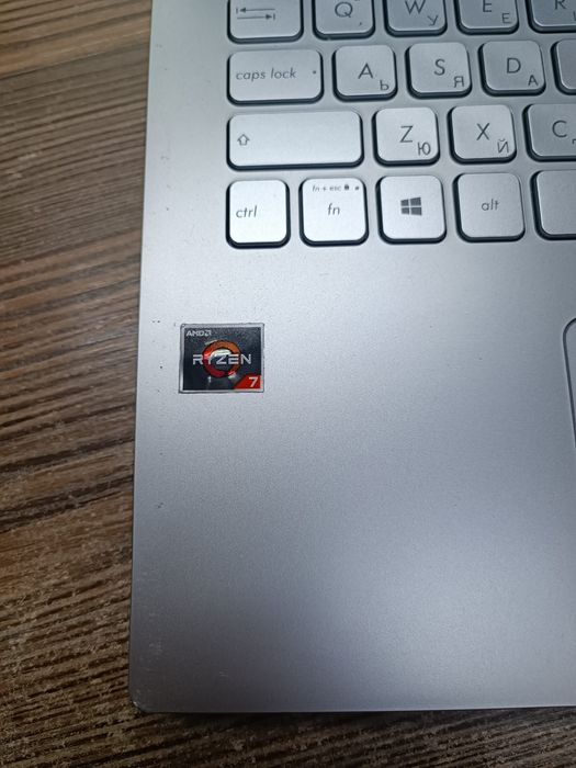 Лаптоп ASUS M509D