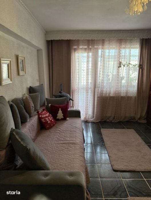 De vanzare apartament cu 3 camere