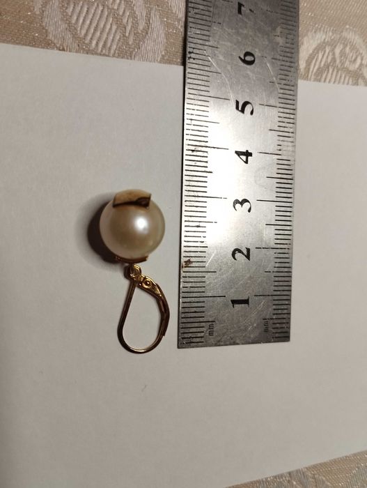 Серьги с натуральным жемчугом.