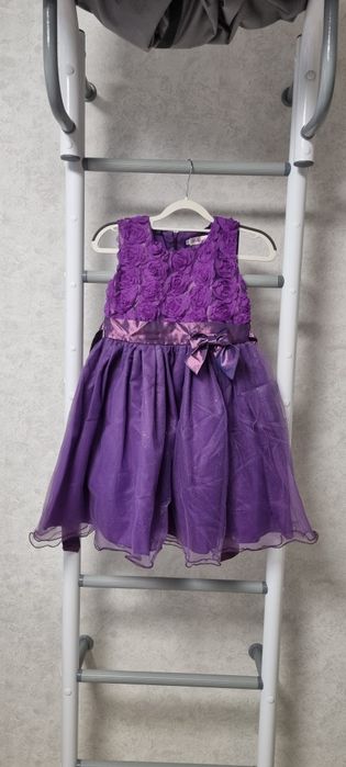Продам платье на 6-7 лет