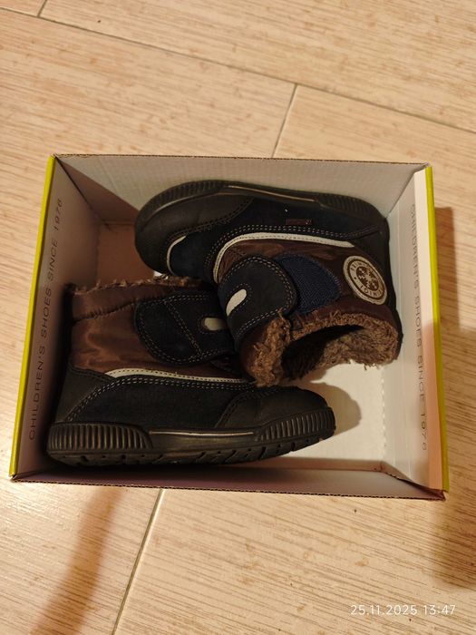 Боти за момче 25 номер