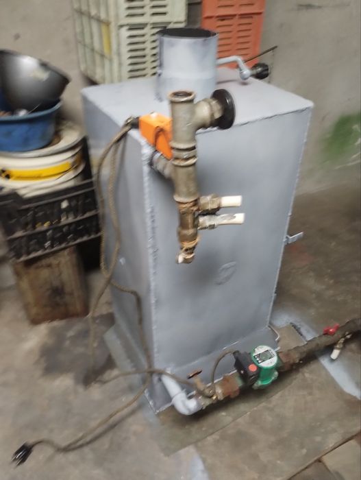 Котел на въглища+помпа-работеща-14 киловата