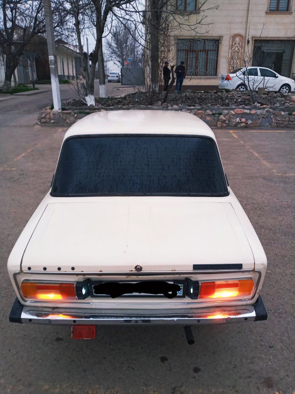 Vaz 2106 сотилади