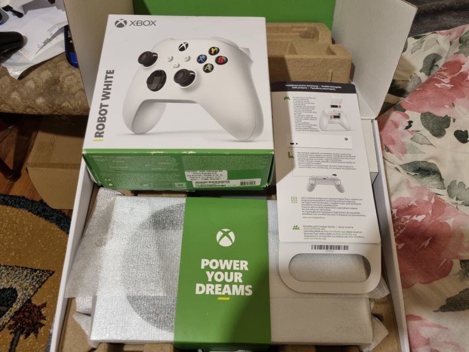 Xbox series s + bonus jocuri incluse cyberpunk 2077 si altele