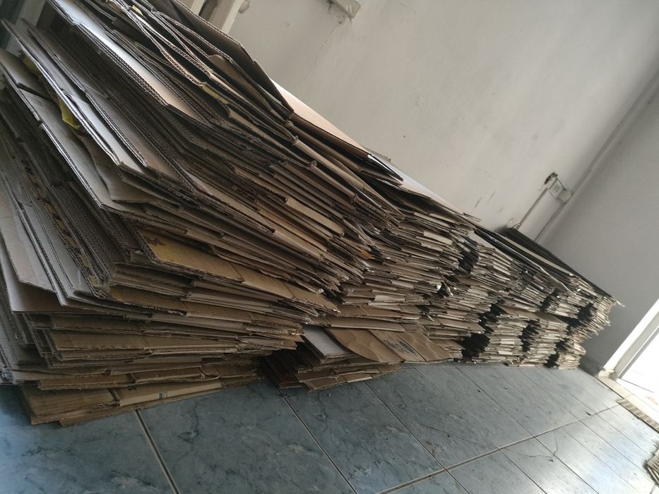 Коробка средн 235шт по 40тг.