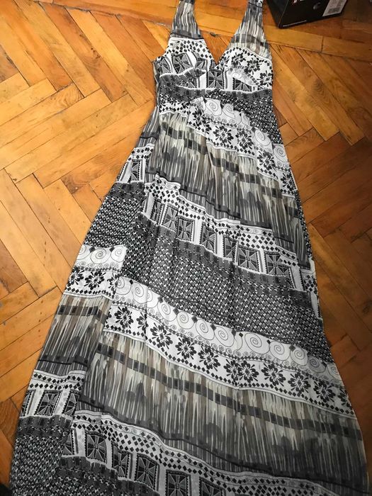 Rochie lunga cu spatele gol