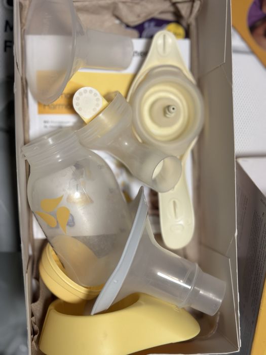 Двуфазна ръчна помпа за кърма Medela Harmony