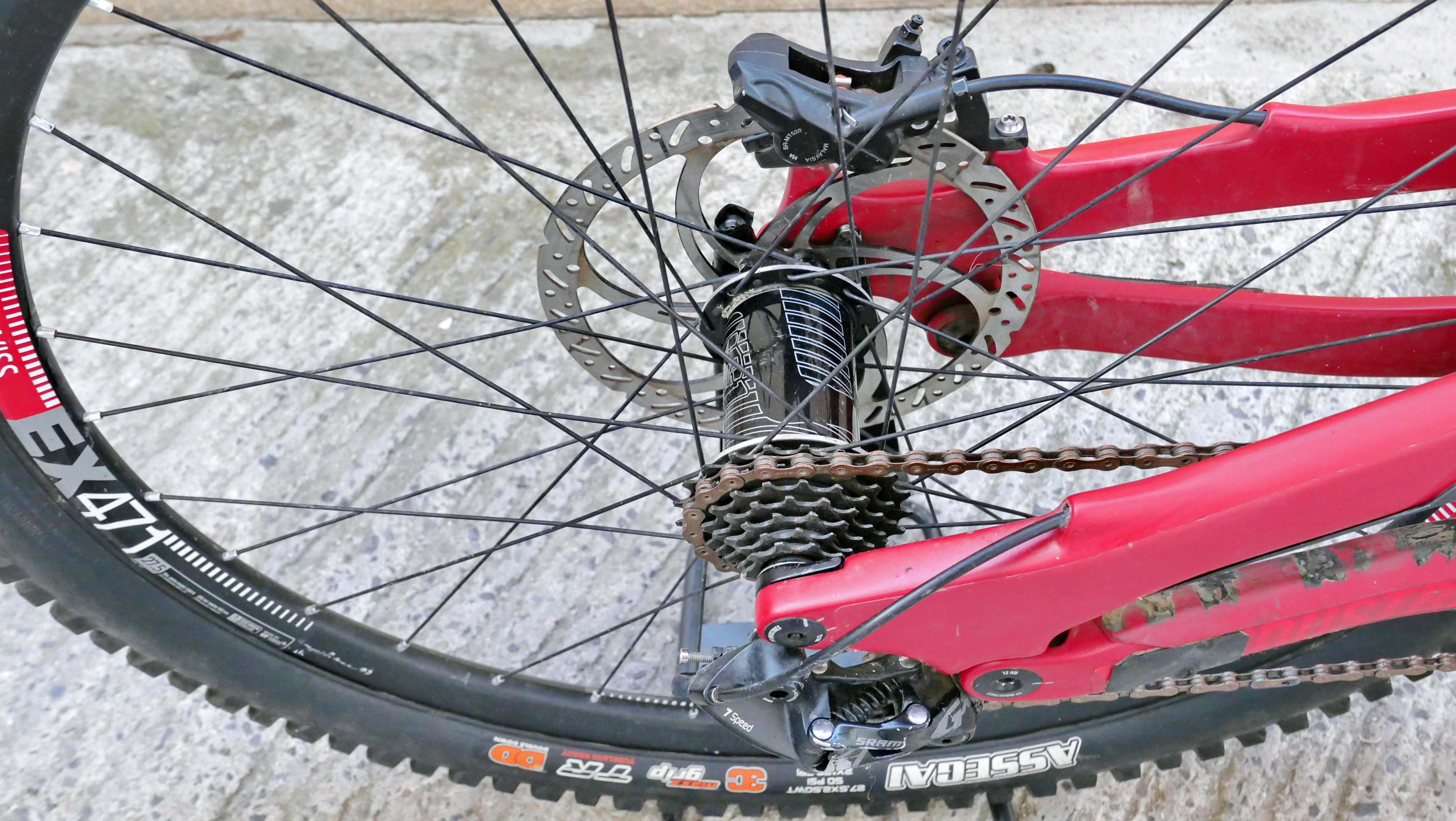 Yt Tues CF, 27.5 М, FOX Elite 40, 208 мм. ход, 1х7 Sram GX