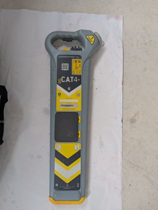Detector de cabluri și conducte