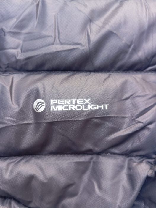 Vând vesta bărbați umpluta puf Mammut