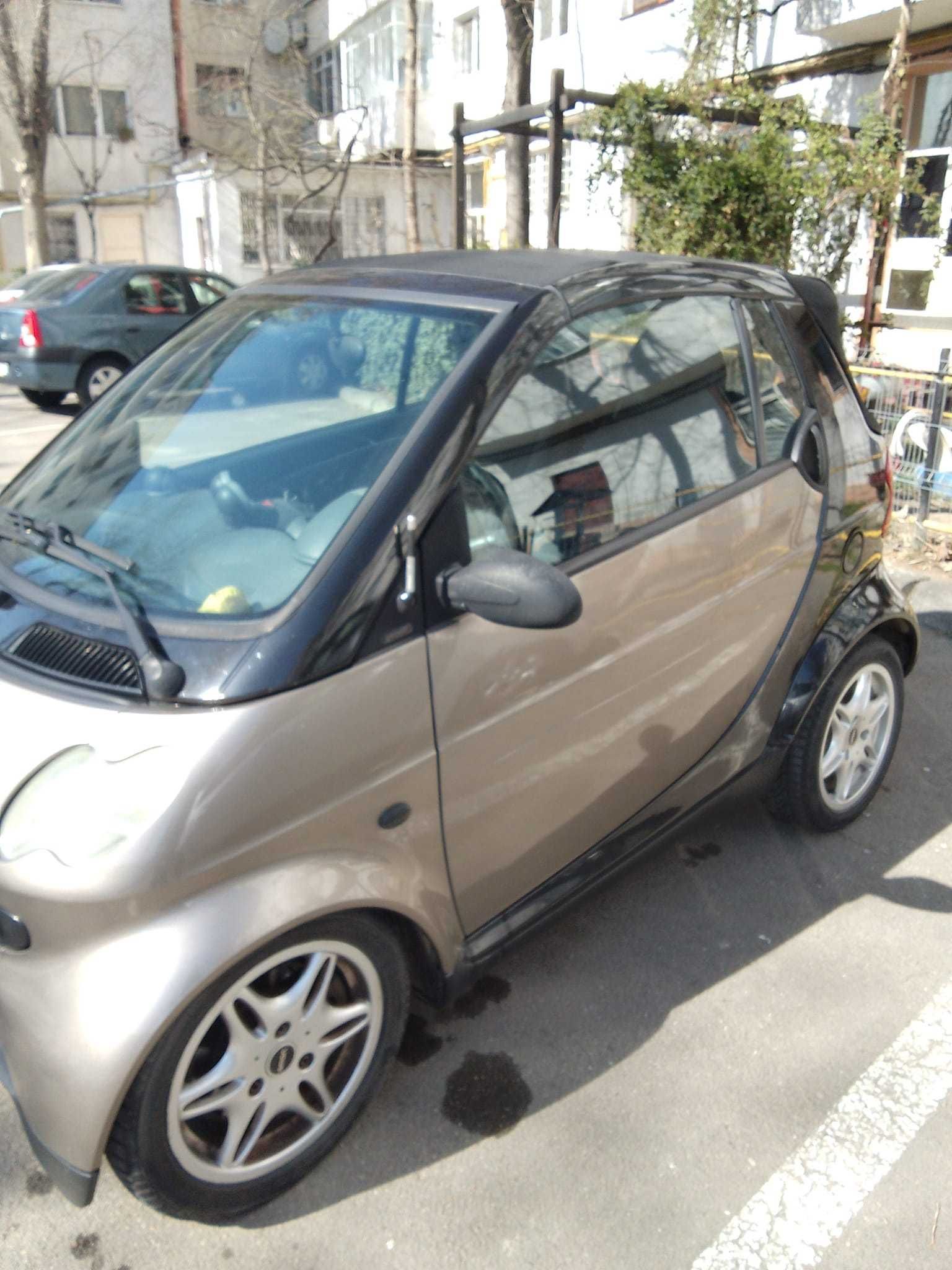 Vând Smart Fortwo decapotabil, benzina