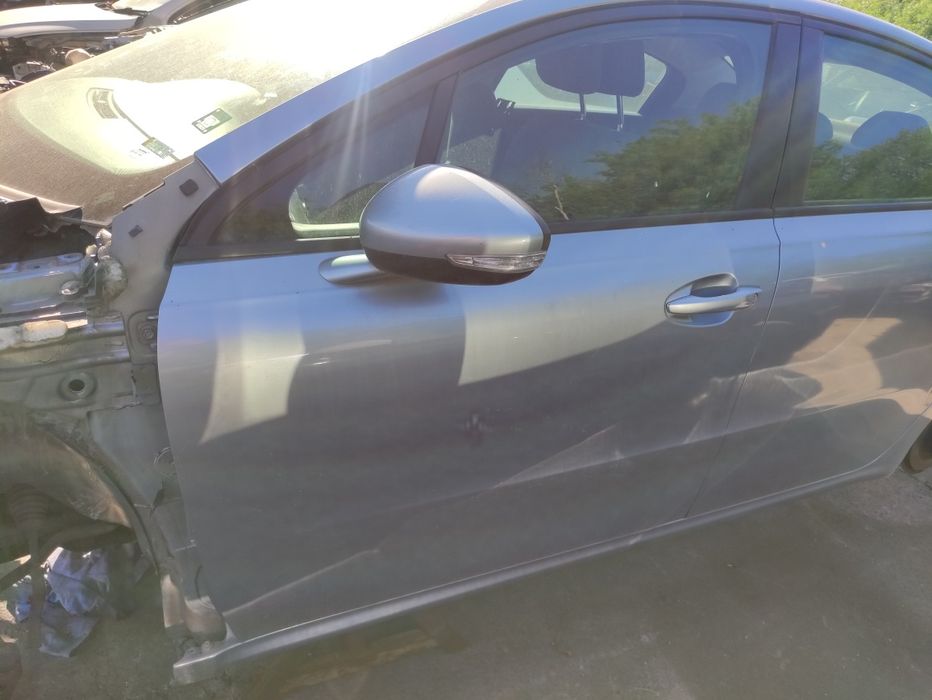 Предна лява врата за Пежо 508