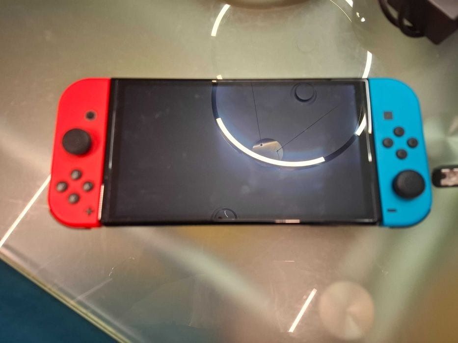 Consola nintendo,vine cu toate accesoriile din poza,produs folosit foa