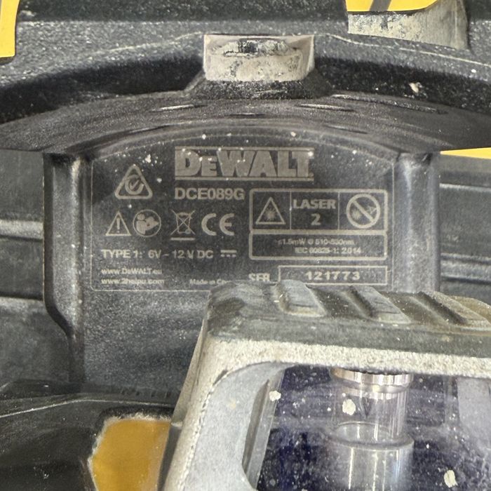 Лазерен нивелир DeWalt DCE089G