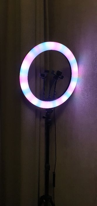 Продам кольцевую лампу