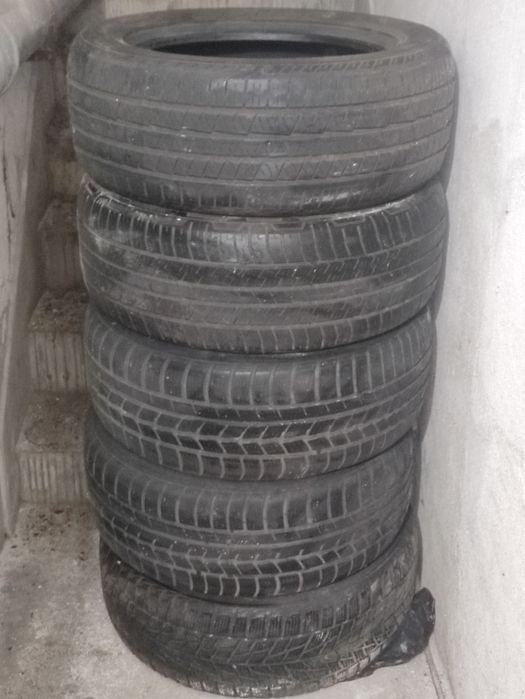 5 Броя Зимни Гуми 235 / 55 / 17