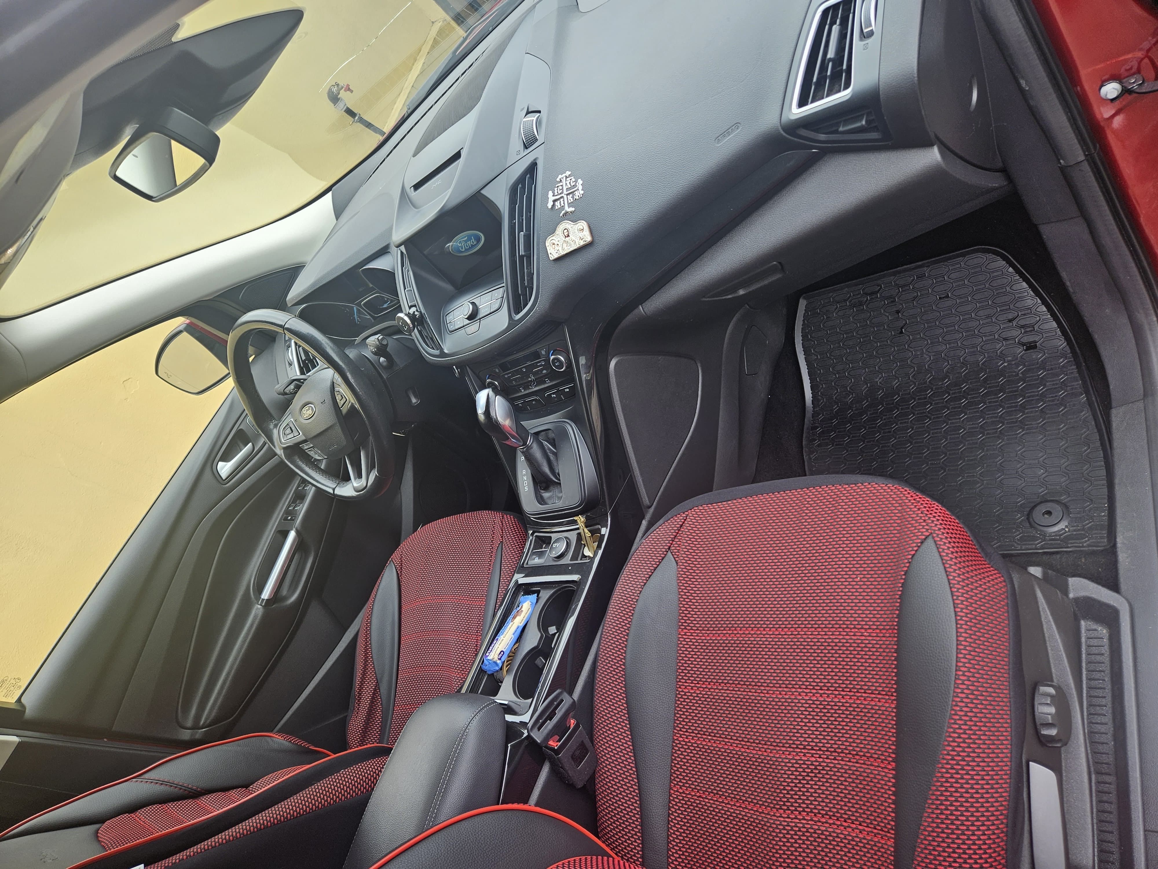 Vând Ford Kuga 2019