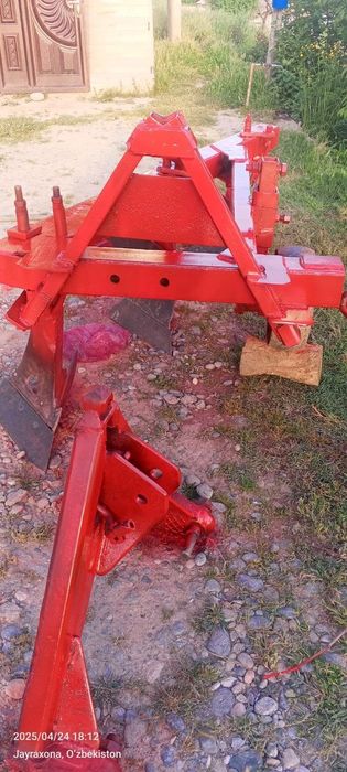 Плуг 3 корпус сотилади