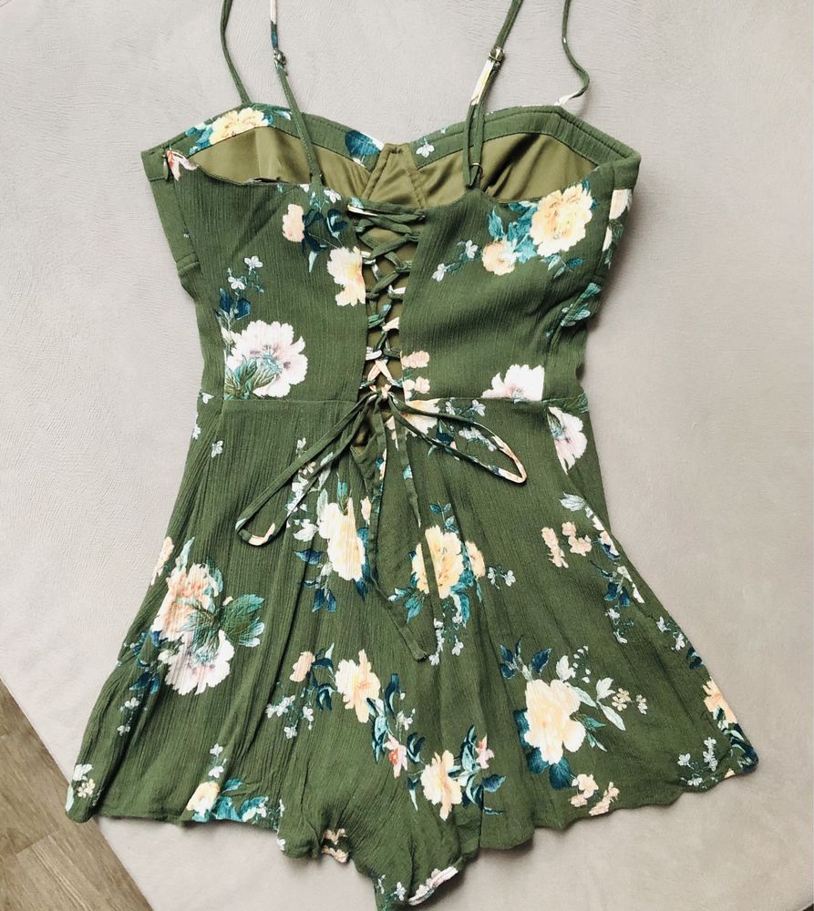 Salopeta Pull&Bear verde cu flori