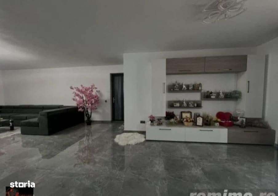 Casa moderna 340 mp cu garaj  strada Crasnei