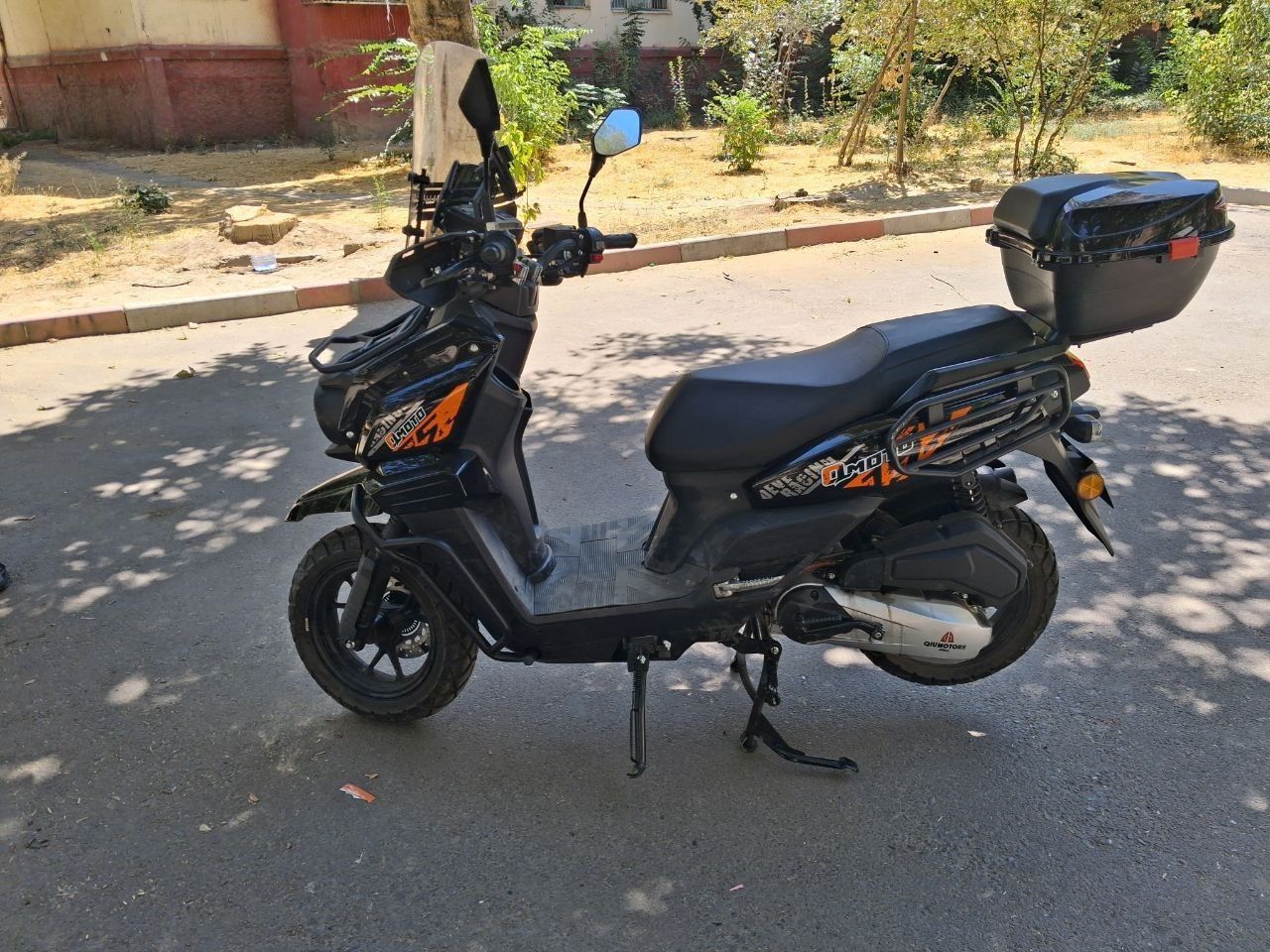 Скутор Танк новий