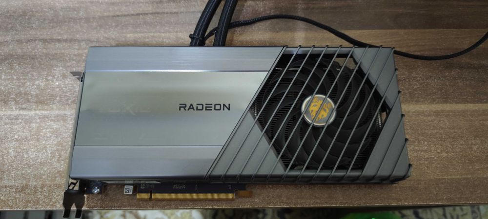 Placă video Sapphire TOXIC AMD Radeon RX 6900 XT 16GB – Răcire pe Apa