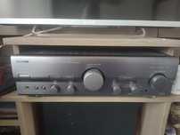 Vând pachet amplificator + 2 boxe